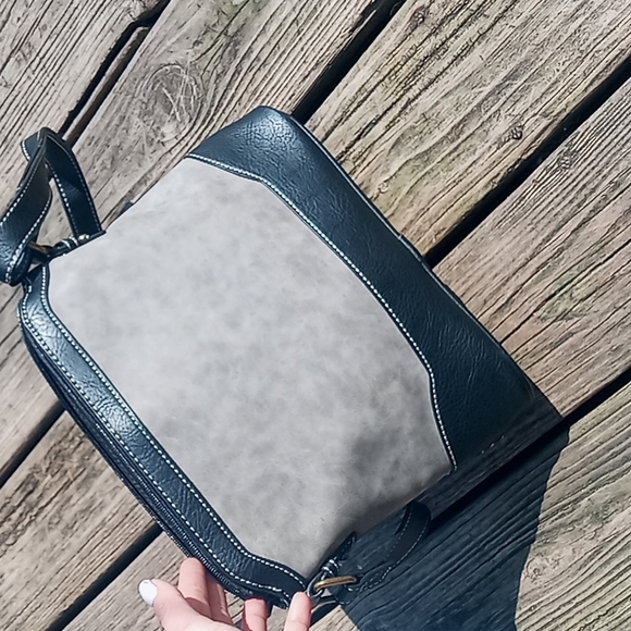 Bolo b.o.c crossbody satchel handbag purse colorblock like new - Picture 7 of 7